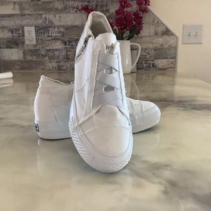 Blowfish  Mamba Canvas Sneakers 8.5